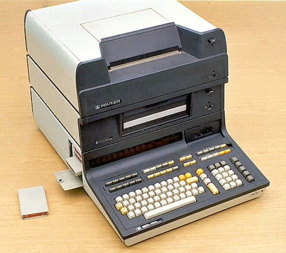 HP 9830 with FD30 Floppy Drive02